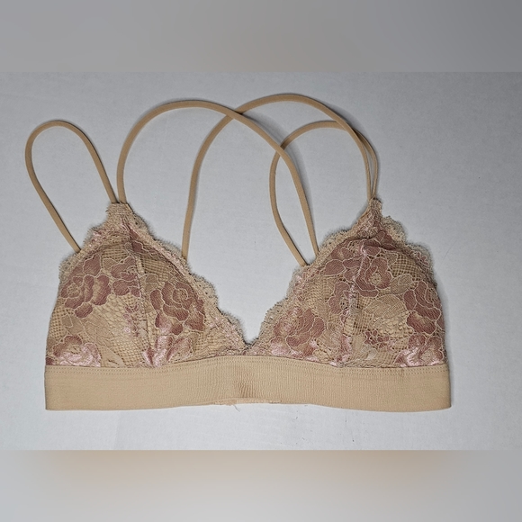Urban Outfitters Other - 🎉HP🎉 [UrbanOutfitters] Out From Under Lightly Padded-Adjustable Bralette 《M》
